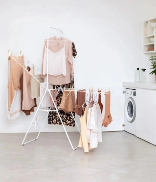 Brabantia Sušák Hangon 25 m s věšákem, bílá