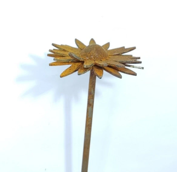 Zahradní kovový zápich corten 3D Sedmikráska 40 cm