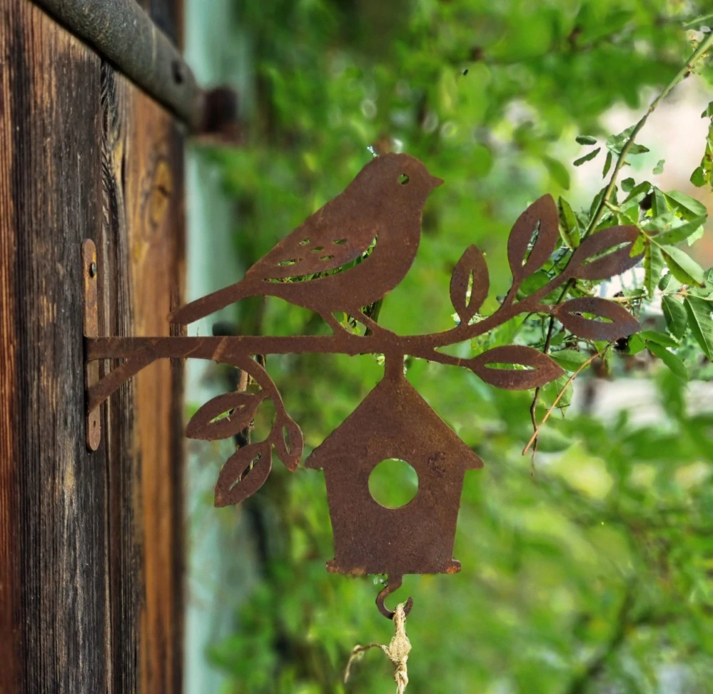 Zahradní kovová dekorace Ptáček na větvi - krmítko pro ptáky