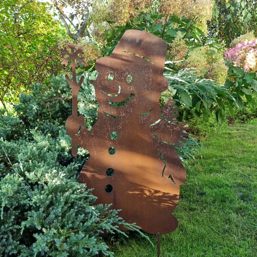 Kovová zahradní dekorace Sněhulák rezavý