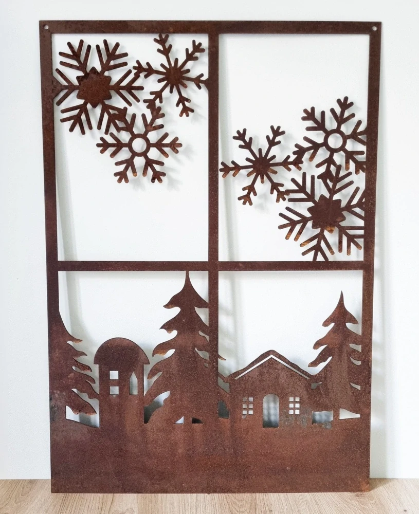 Závěsná dekorace do zahradu Okno se zimním motivem kovové rezavé 60 x 42 cm