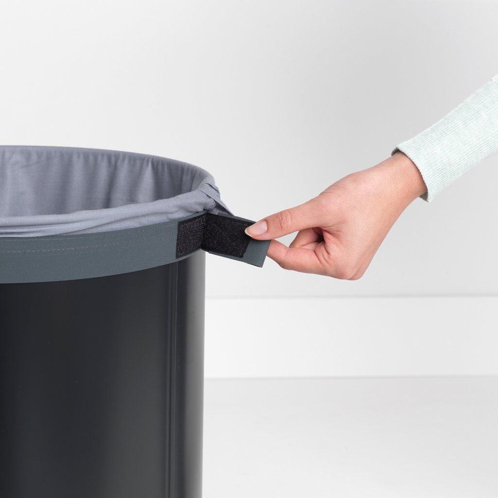 Brabantia Koš na prádlo 60L černý, korkové víko