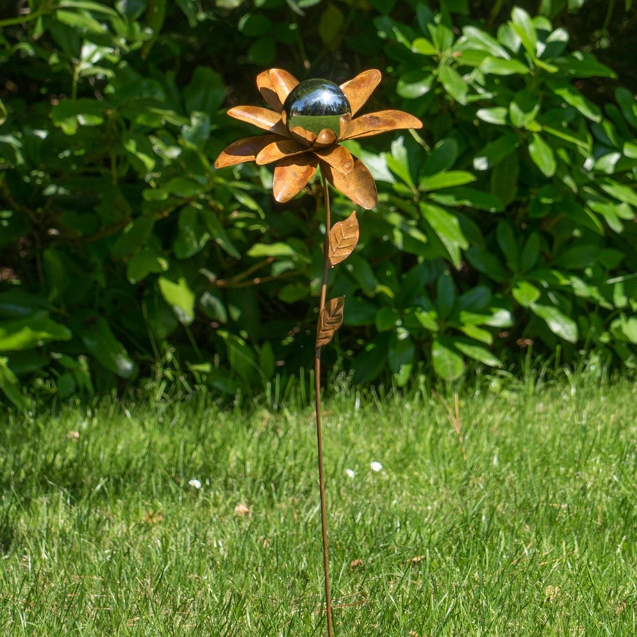 Zahradní kovový zápich Margarita S s kuličkou 95 cm