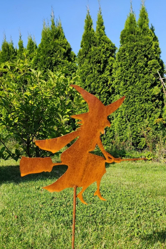 Zahradní zápich kovový corten Čarodejnice na koštěti rezavá 60 cm