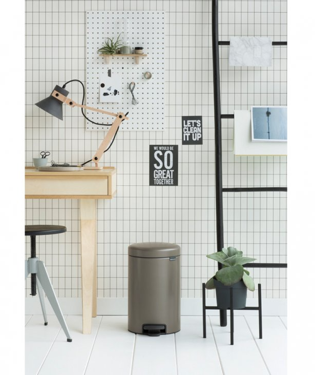 Brabantia Pedálový odpadkový koš newIcon - 12 L, platinová