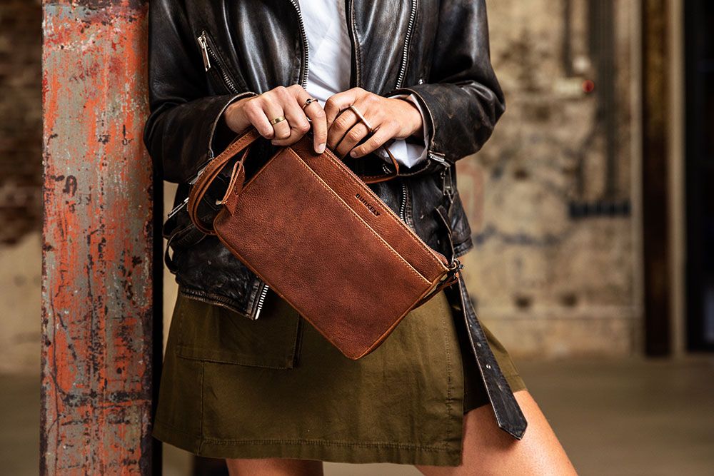 Dámská kožená crossbody kabelka Burkely Antique Avery Crossover L hnědá TOTÁLNÍ VÝPRODEJ