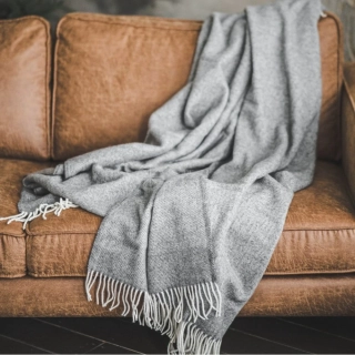 Deka z ovčí vlny šedá s třásněmi 140 x 240 cm VÝPRODEJ